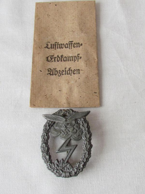 Luftwaffe Ground Combat Badge ( Erdkampfabzeichen ) with Bag