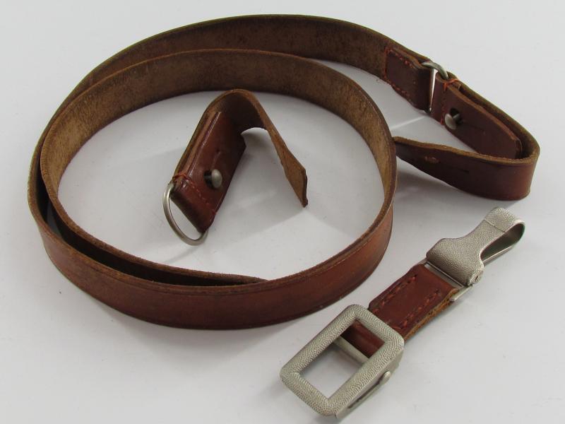 WH/SS Officer Brown Dagger/Sword Hook With Belt