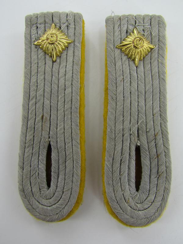 Wehrmacht ( Heer ) Cavalry Officers Shoulder Boards