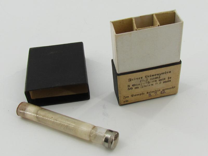 Wehrmacht Medical thread to stitch a wound