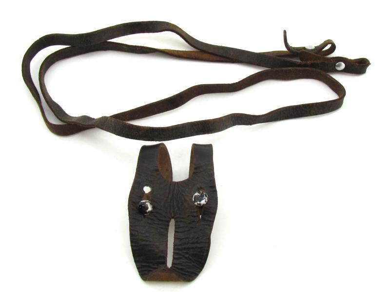 Wehrmacht binoculars Leather Straps & Anti-Movement Flap