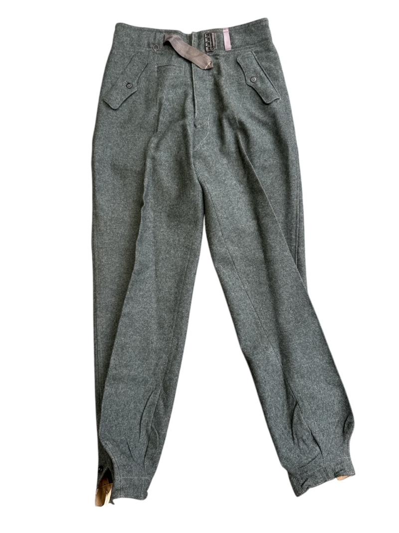 Wehrmacht ( Heer ) assault gunners ( Sturmgeschütz ) trousers