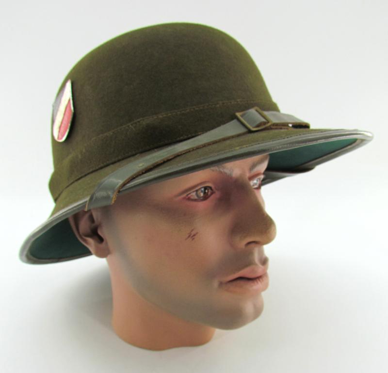 Wehrmacht (Heer) ‘Afrikakorps’ tropical pith helmet by ‘RF’ 1942