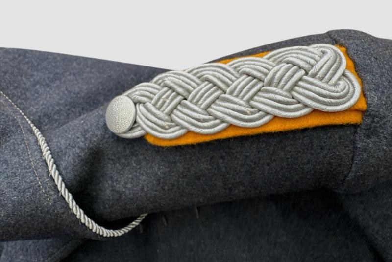 Luftwaffe Officer’s Tunic – Major (Flieger/Fallschirmjäger Branch)