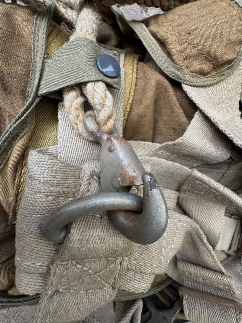 Complete Luftwaffe RZ-20 Parachute Harnass