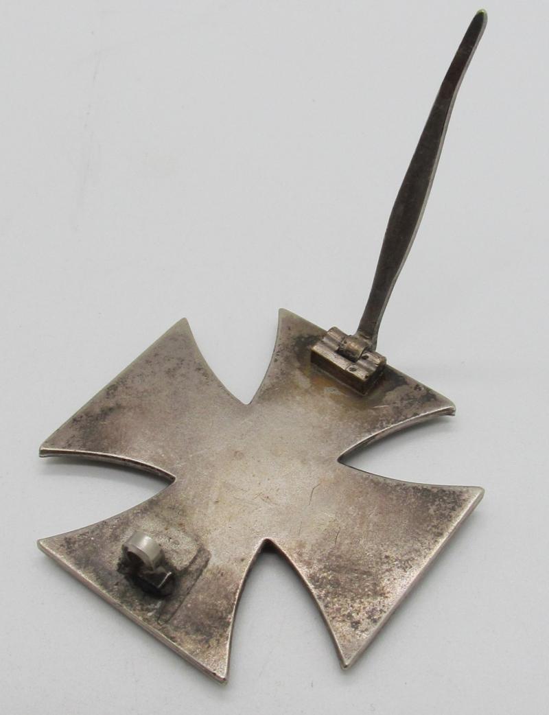 Iron Cross 1st Class ( EK1 ) - Brass Core