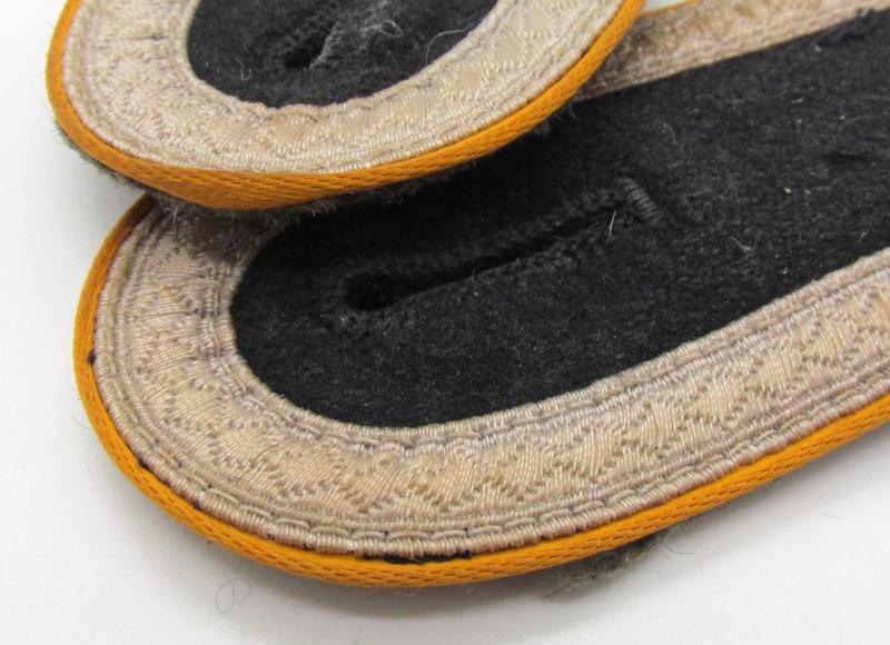 Waffen-SS reconnaissance ‘Aufklärungs-Abteilung’ shoulder boards