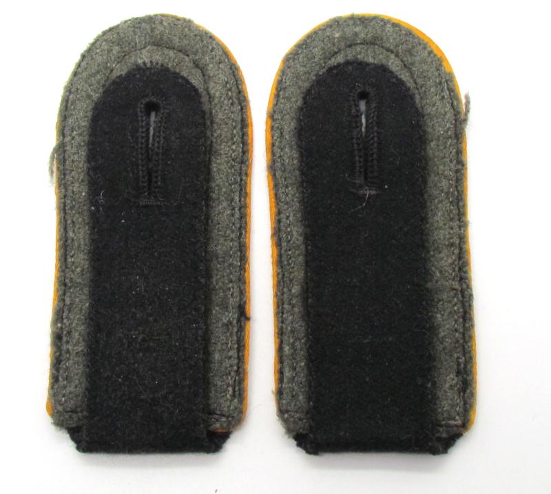 Waffen-SS reconnaissance ‘Aufklärungs-Abteilung’ shoulder boards