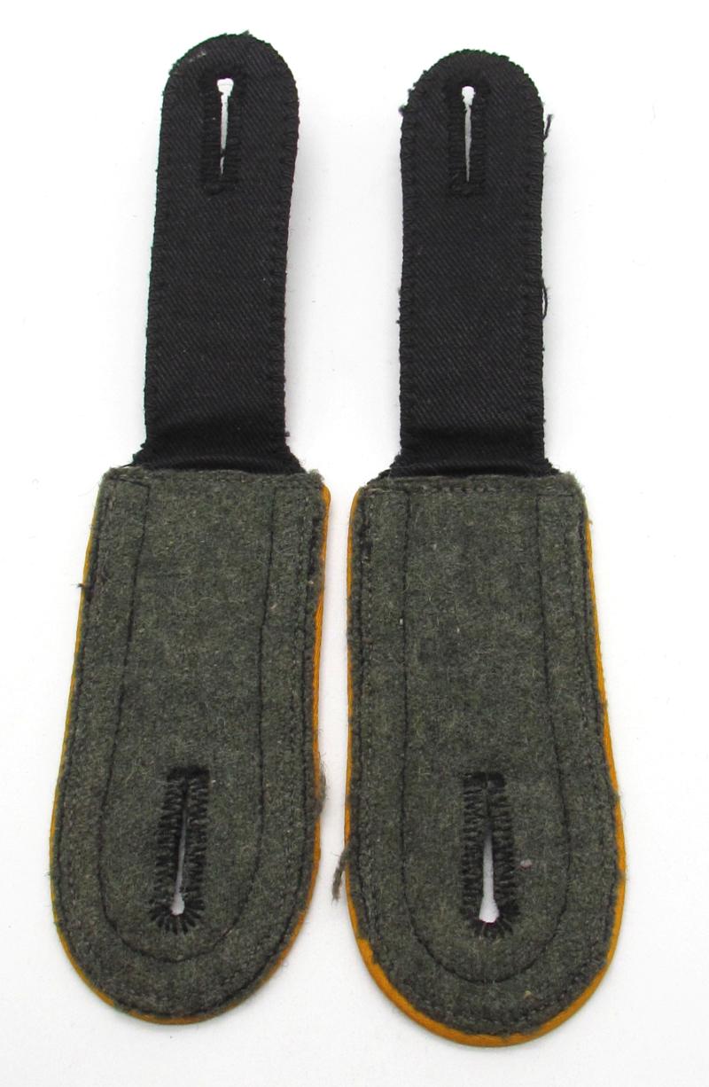 Waffen-SS reconnaissance ‘Aufklärungs-Abteilung’ shoulder boards